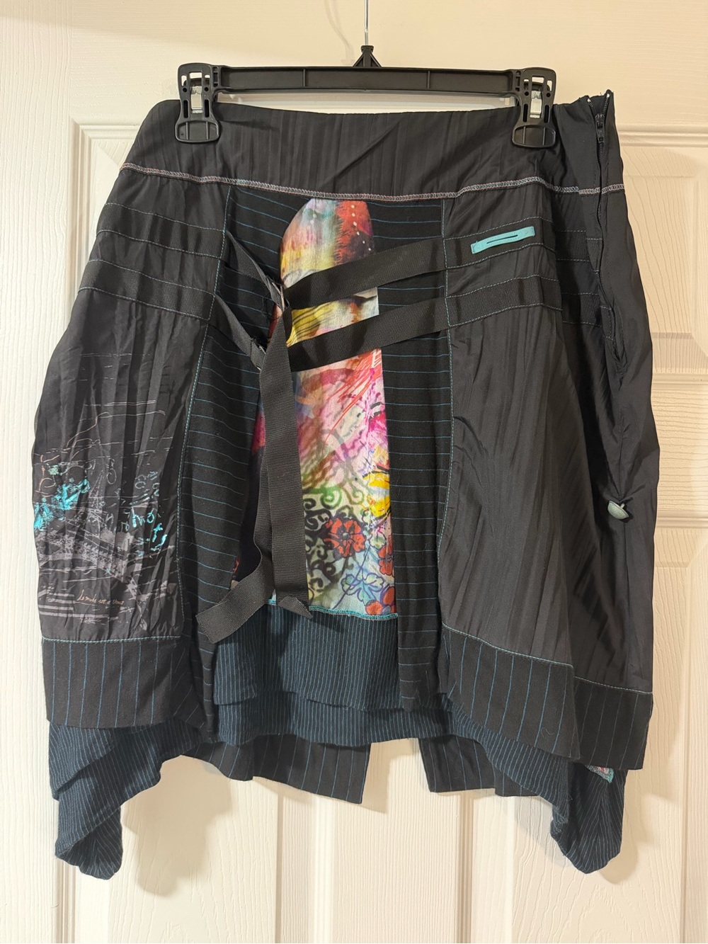 La Mode Est A Vous Silk & Polyester Euro Vintage Mini Skirt